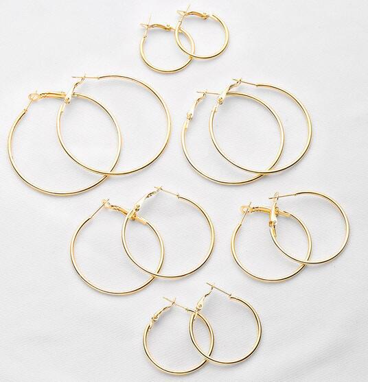 Damen Ohrringe Set mit elegantem Perlendesign und funkelnden Goldakzenten Shop Nory