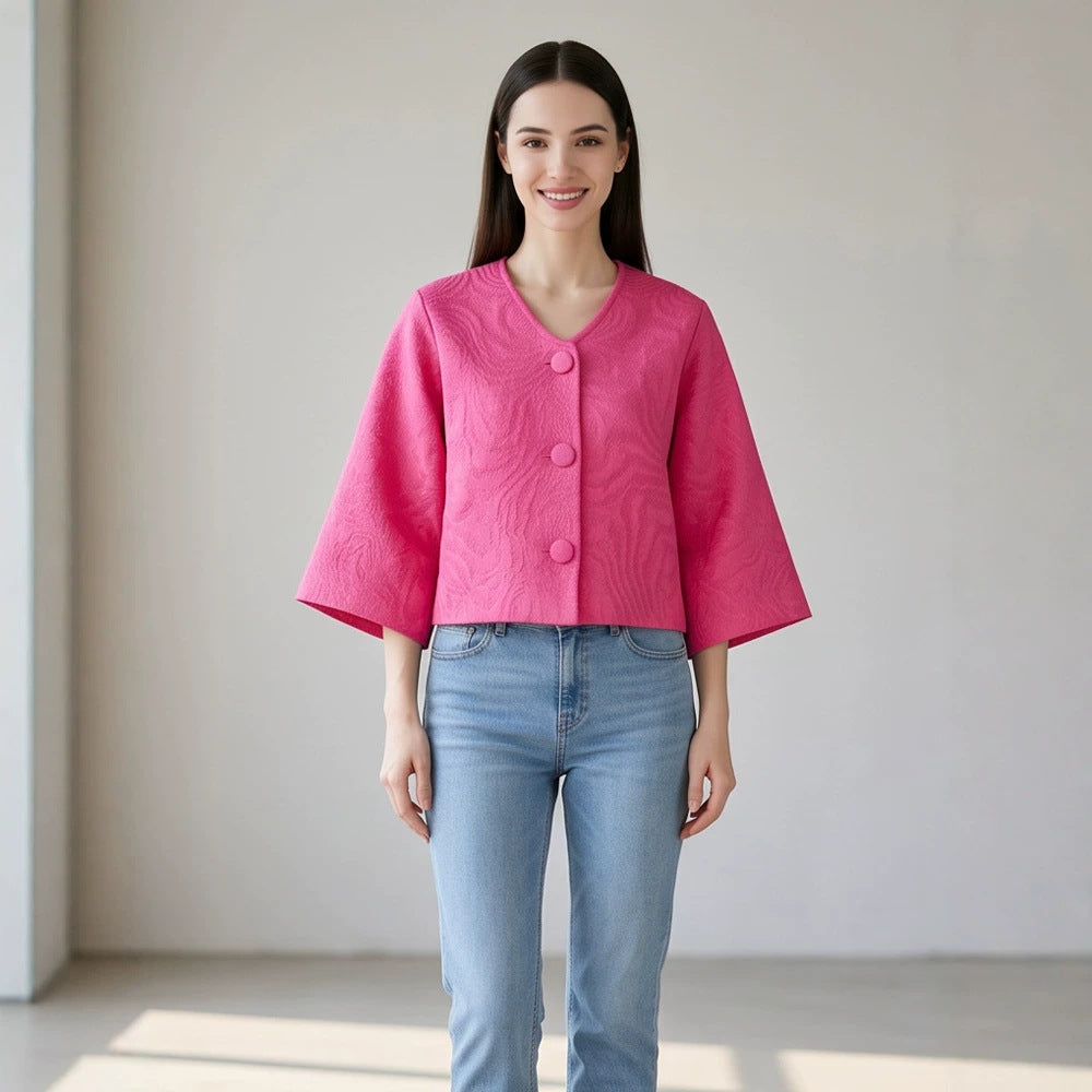 Damen Kurz geschnittene strukturierte Jacquardjacke mit Rundhalsausschnitt & großen Stoffknöpfen Shop Nory