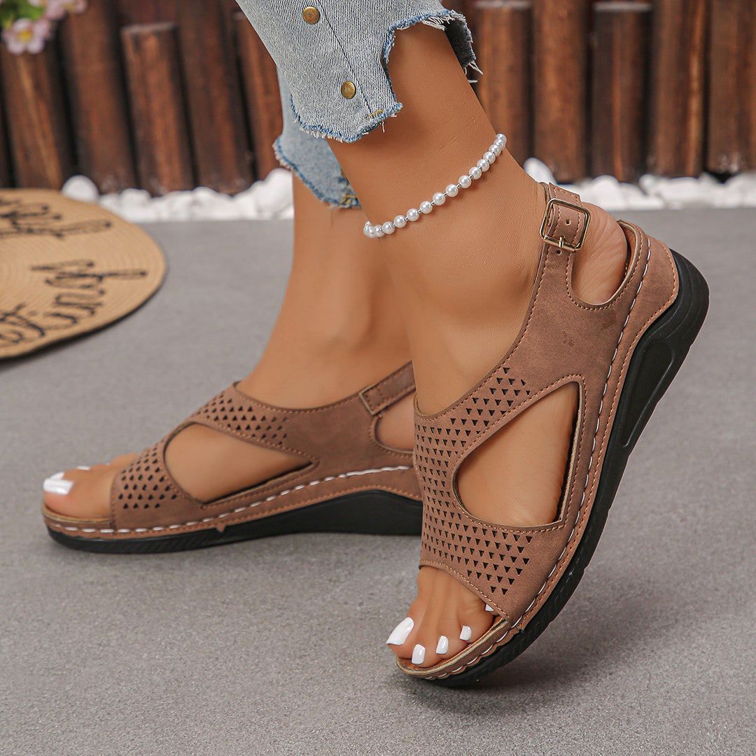 Damen Komfort-Sandalen mit perforiertem Obermaterial, verstellbarem Fersenriemen und gepolstertem Fußbett Shop Nory
