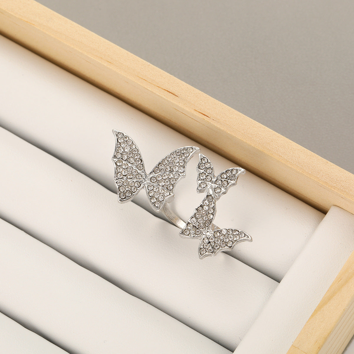 Damen Ring-Set mit funkelnden Schmetterlingsdesigns Shop Nory