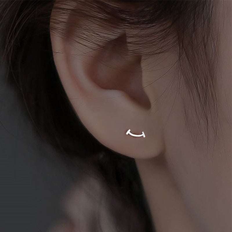 Damen Ohrringe mit modernem gebogenem Design aus hochwertigem Edelstahl Shop Nory