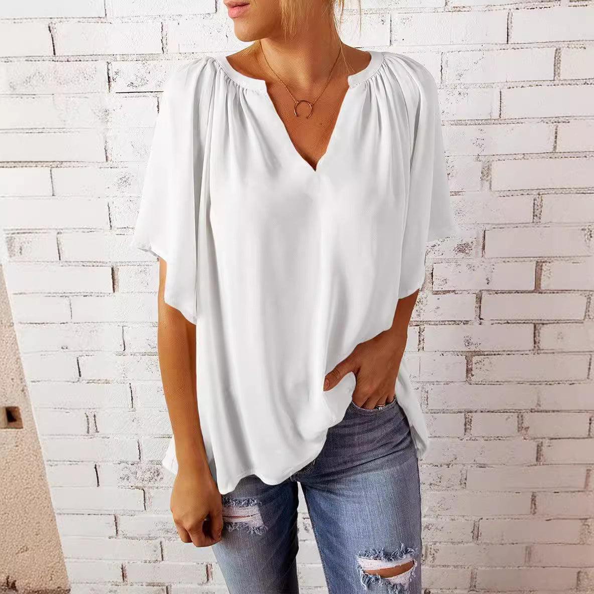 Damen luftige Bluse mit V-Ausschnitt und sanftem Faltenwurf