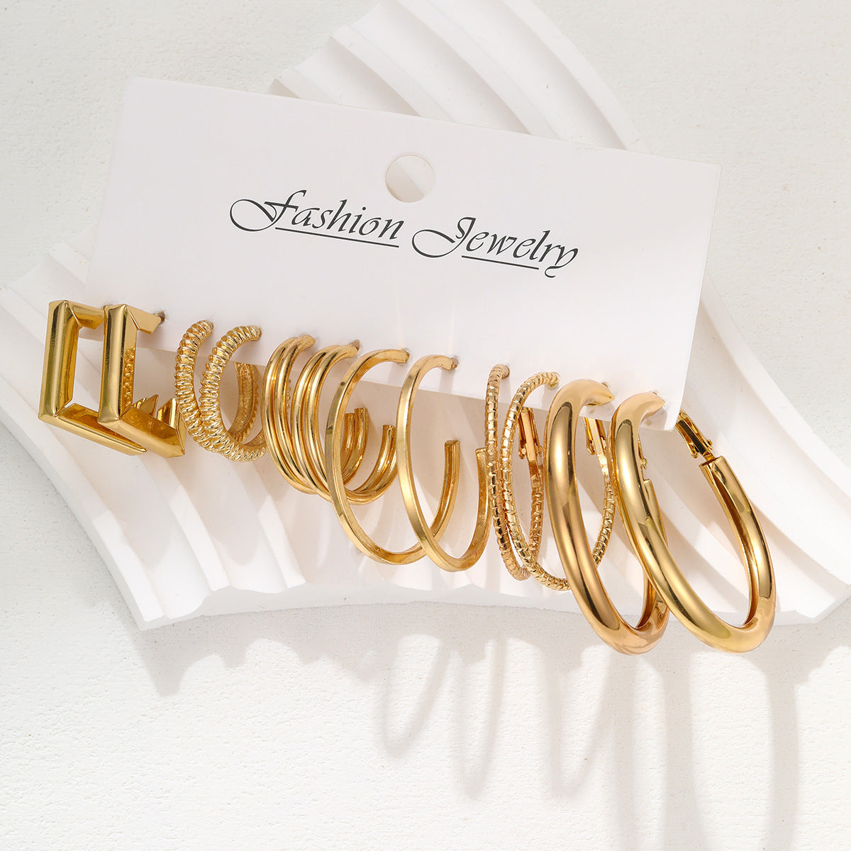 Damen Ohrstecker-Set mit eleganten, glänzenden Designs Shop Nory