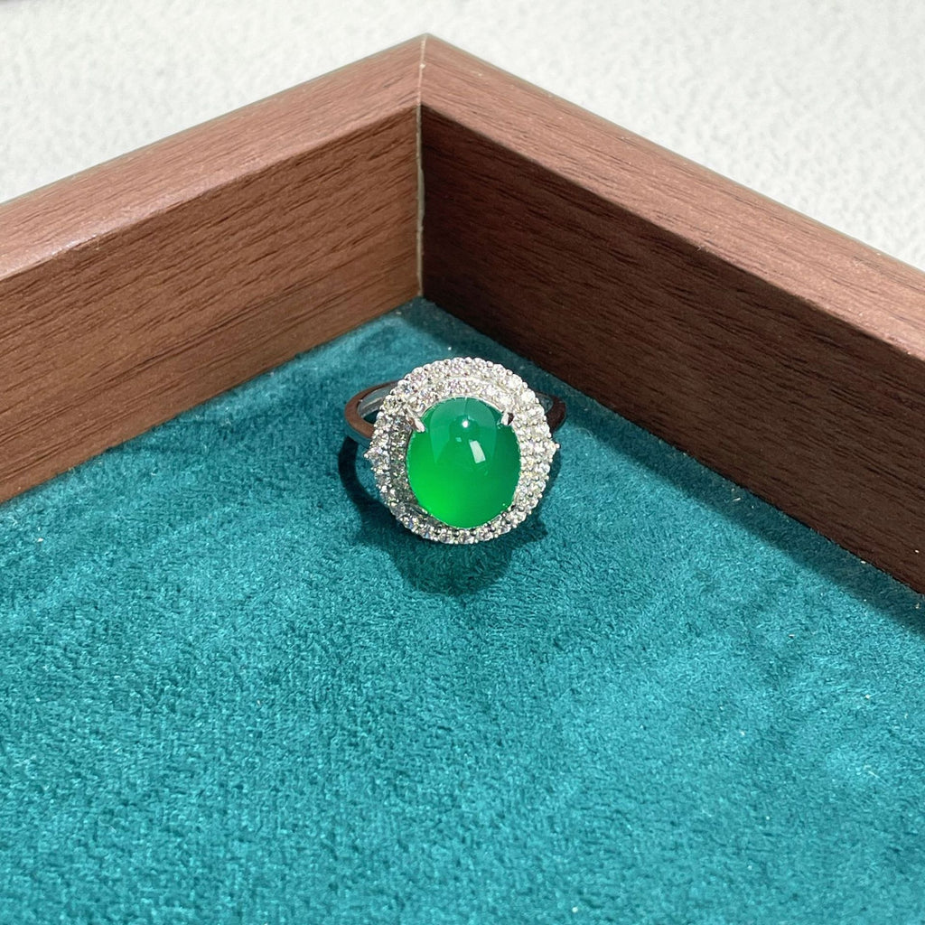 Damen eleganter Ring mit grünem Jade-Edelstein und funkelnden Zirkonia Shop Nory