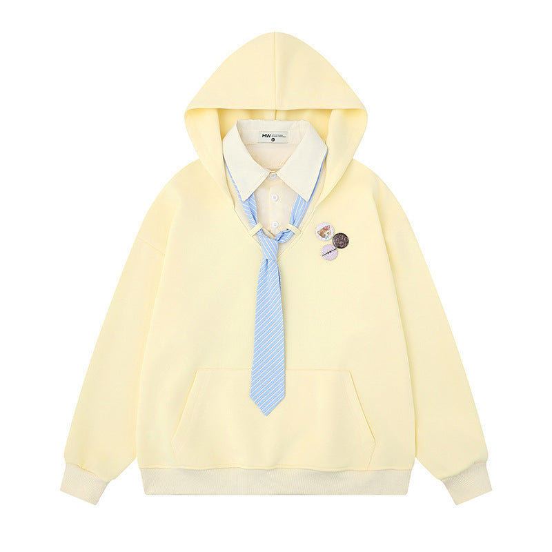 Damen Kapuzenpullover mit eingesetztem Hemdkragen und vorgebundener Krawatten-Applikation Shop Nory