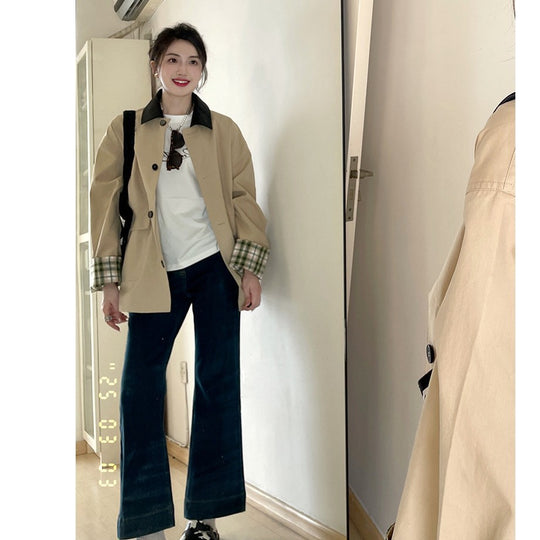 Damen Kurztrenchjacke im Oversize-Schnitt mit Kontrastkragen und karierten Umschlagmanschetten Shop Nory