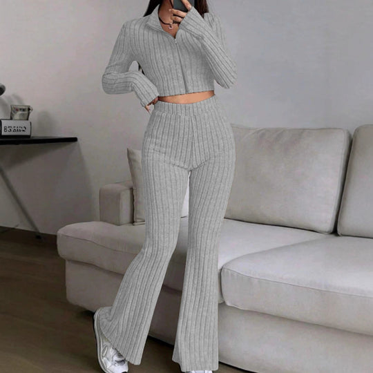 Damen Gerippter Strick-Zweiteiler mit Cropped Reißverschluss-Cardigan und High‑Waist Schlaghose Shop Nory