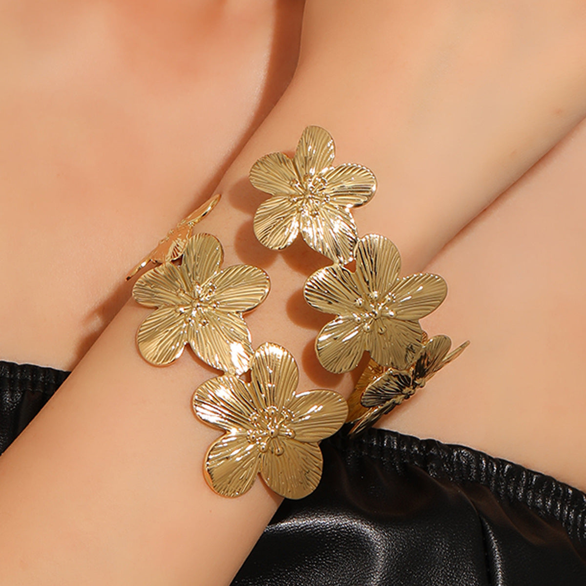 Damen Schmuckset mit kunstvollem Blumenmotiv Shop Nory
