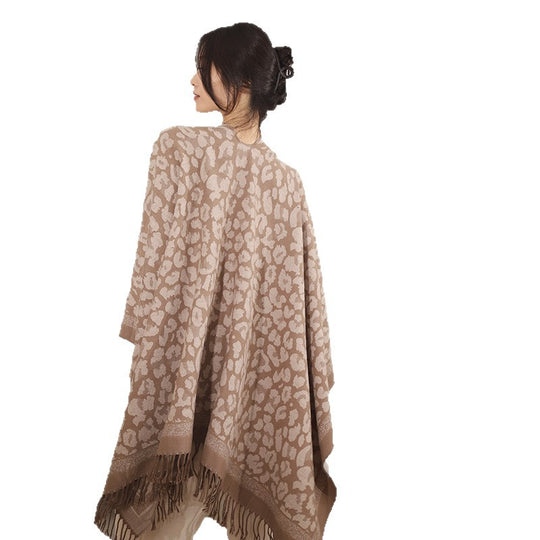 Damen Jacquard‑Poncho mit Leopardenmuster, Fransen und offenem Oversize‑Schnitt Shop Nory