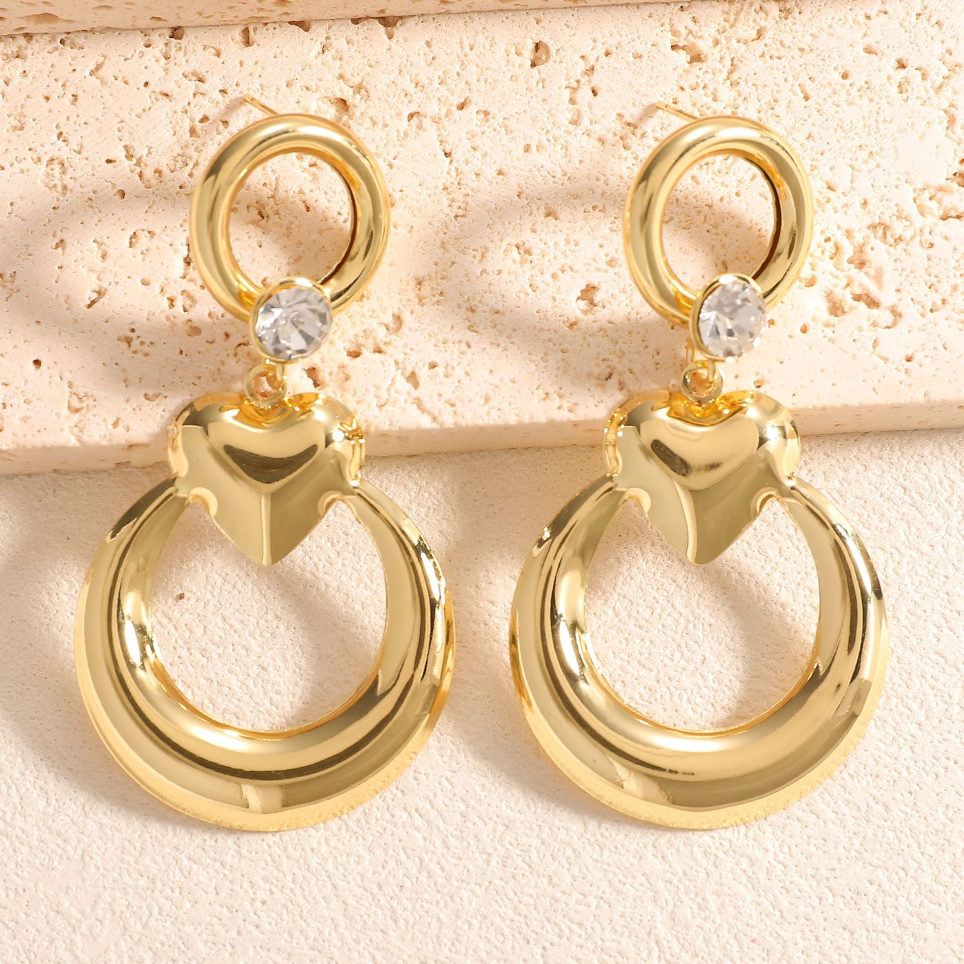 Damen Ohrringe mit modernem Herz- und Ringdesign Shop Nory