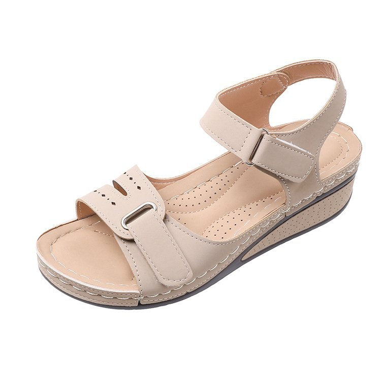 Damen Wedge-Sandaletten mit verstellbarem Riemendesign und gepolsterter Fußbettung