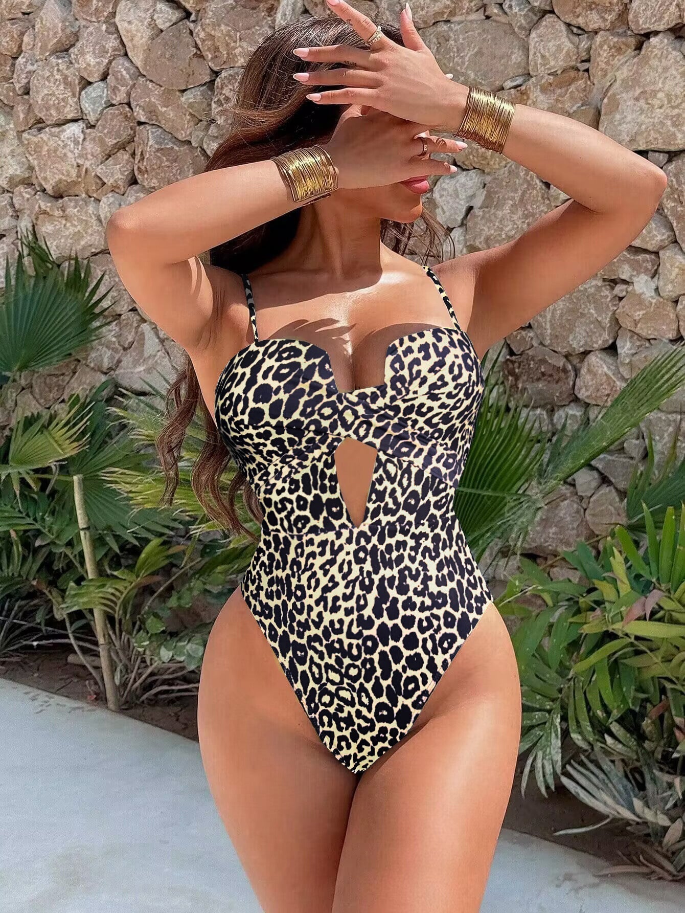 Damen Einteiler Badeanzug mit tiefem V-Ausschnitt und modischem Cut-Out