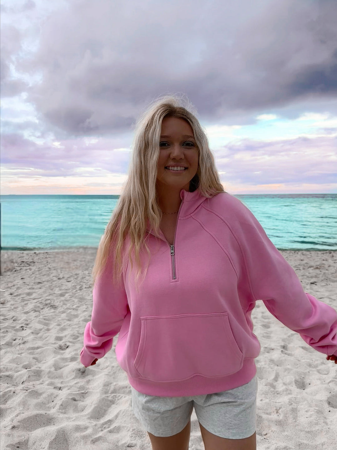 Damen oversized Kapuzenpullover mit kurzem Reißverschluss, Kängurutasche und leichtem Fleecefutter Shop Nory