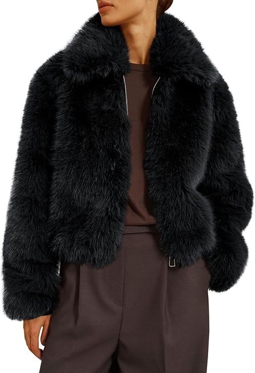 Damen Kurze Boxy‑Faux‑Fur‑Fliegerjacke mit dichtem Hochflor und breitem Umlegekragen Shop Nory
