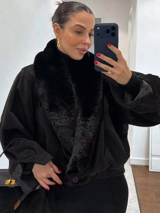 Damen Kurzjacke mit voluminösem Kunstfell-Schalkragen und elastischem Saum Shop Nory