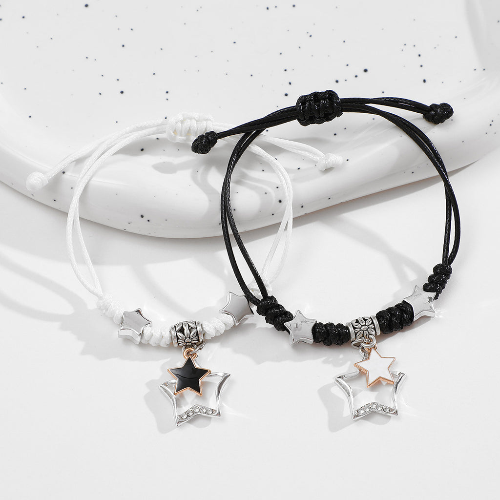 Damenarmband mit funkelnden Sternanhängern Shop Nory