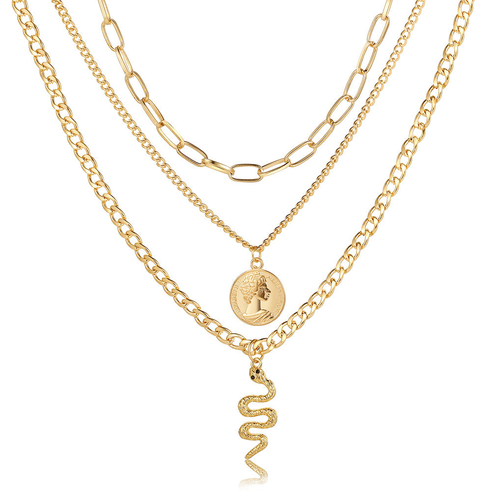Damen mehrlagige Halskette mit goldenen Anhängern und filigranen Kettendesigns Shop Nory