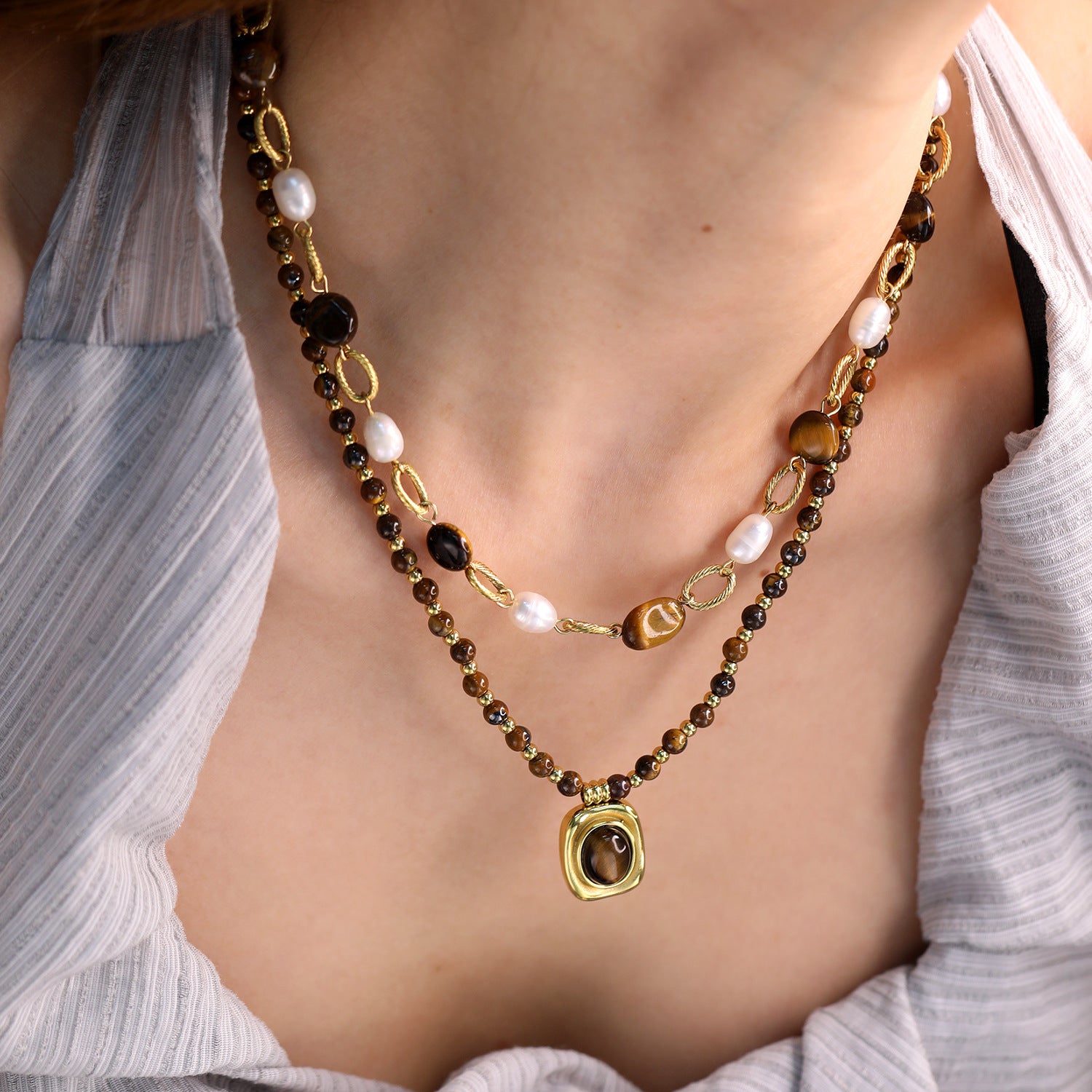 Damen Halskette mit Tigerauge-Anhänger und edlen Perlen Shop Nory