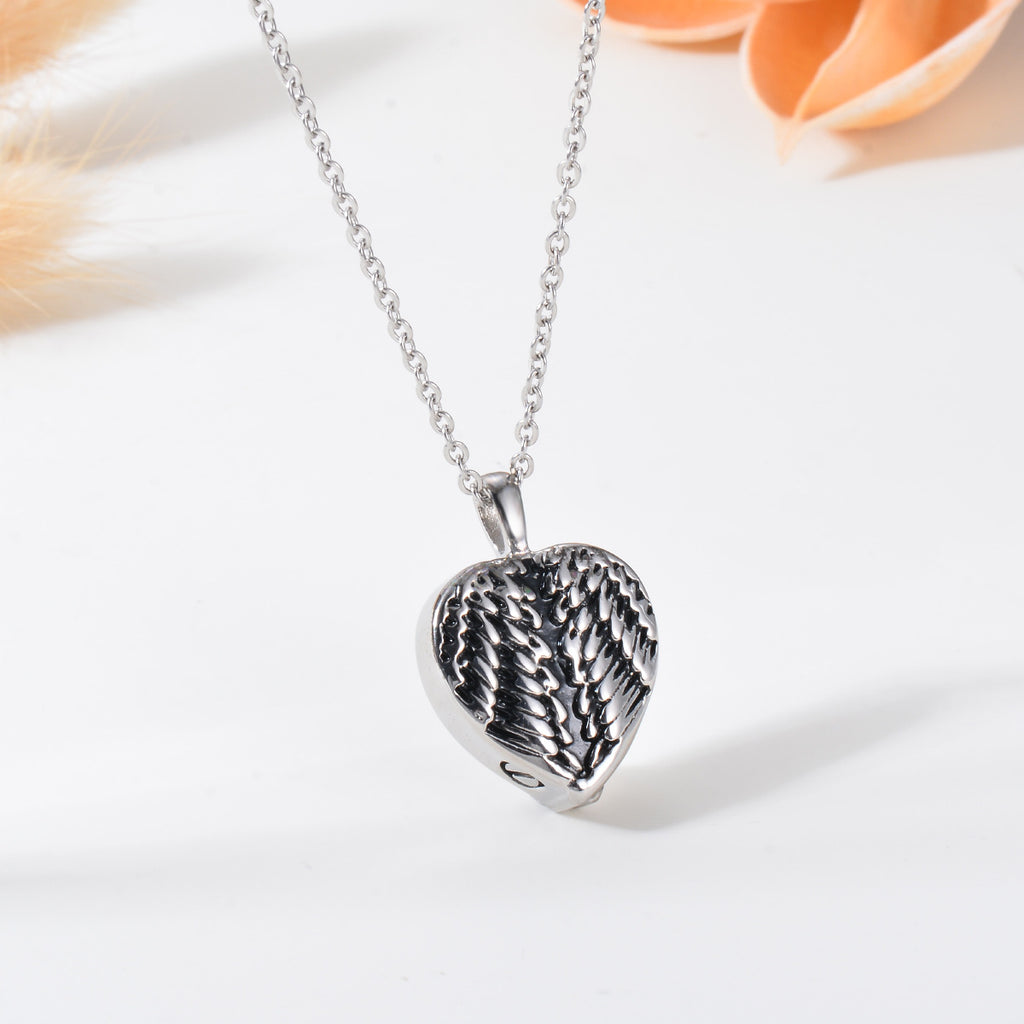 Damen Herzanhänger mit filigranem Design und persönlicher Gravur Shop Nory