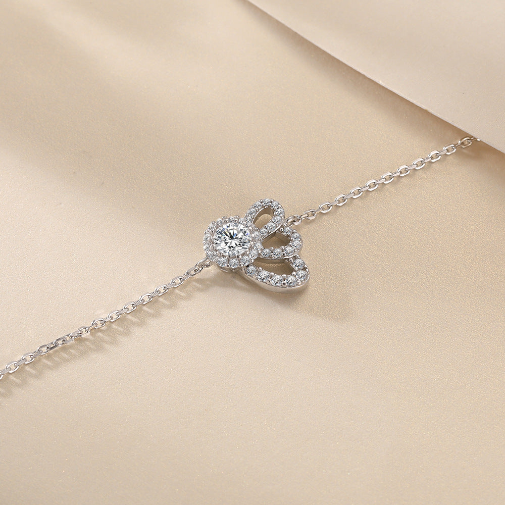 Damen exquisites Armband mit funkelndem Zirkonia-Besatz und kunstvollem Design Shop Nory