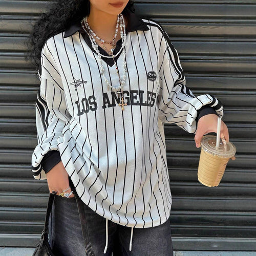 Damen Oversize Baseball-Polo-Shirt mit Nadelstreifen, V-Ausschnitt und Kordel Shop Nory