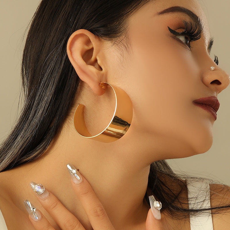 Damen Creolen im minimalistischen, eleganten Design Shop Nory