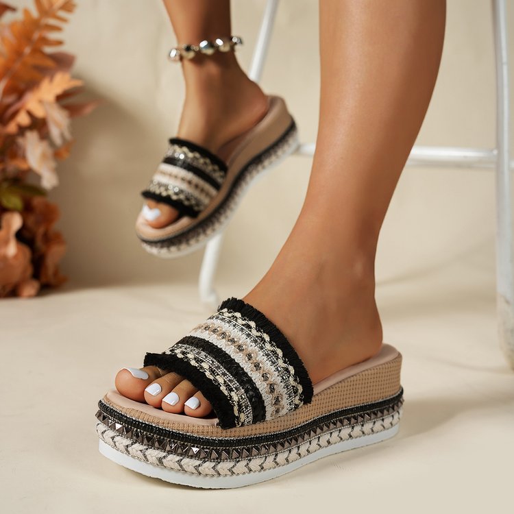 Damen Riemensandalen mit modischer Schmuckverzierung und Plateau-Rand