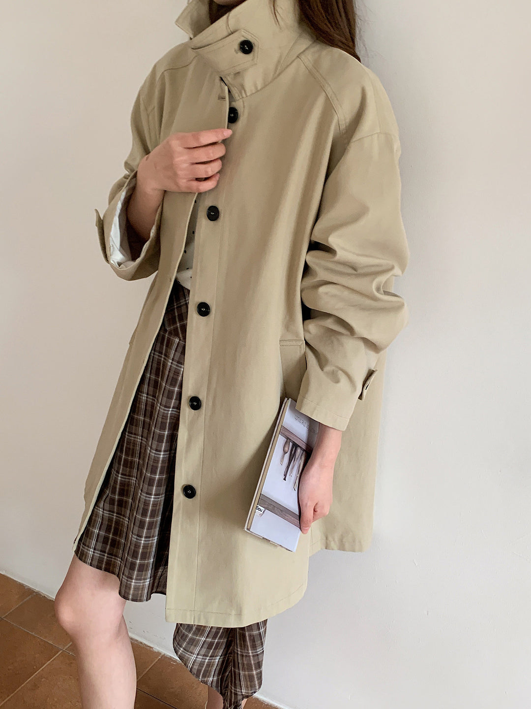 Damen Boxy-Kurzmantel mit hohem Stehkragen sichtbarer Knopfverschluss und seitlichen Eingrifftaschen Shop Nory