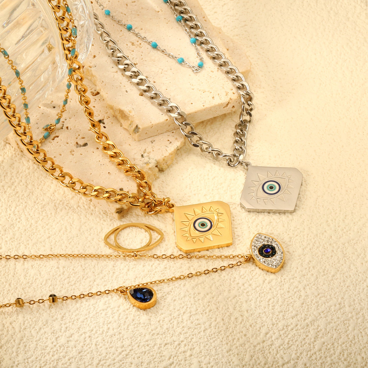 Damen Halskette mit mehrlagigem Design und auffälligem Augenanhänger Shop Nory