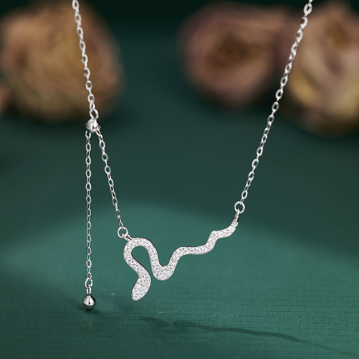 Damen elegante Halskette im Schlangen-Design mit funkelnden Zirkonia Shop Nory
