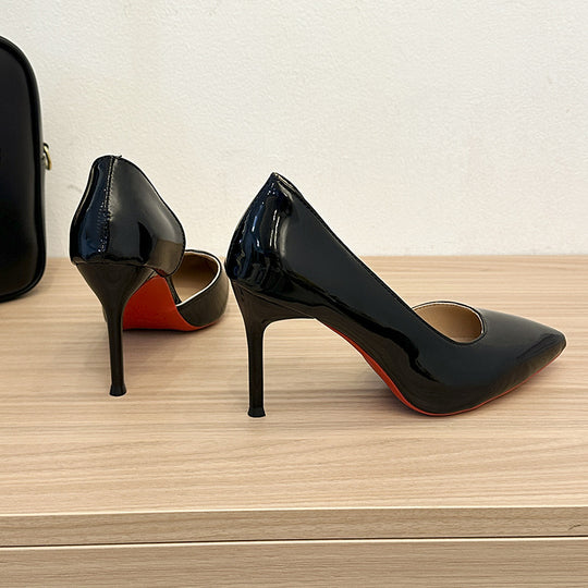 Damen Lack‑Pumps mit tief ausgeschnittener Seitenlinie, spitzer Zehenform und hohem Stiletto Shop Nory