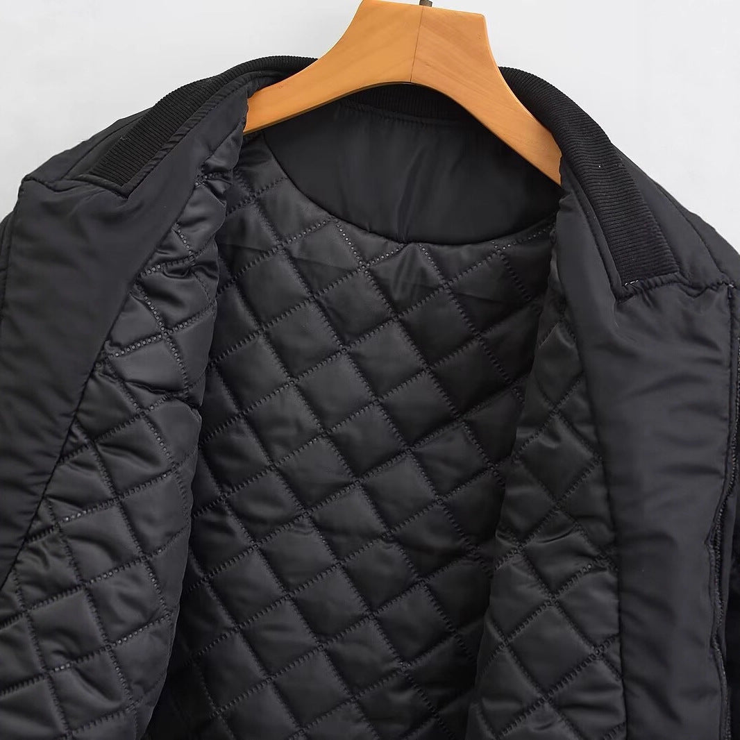 Damen Kurz geschnittene Nylon-Bomberjacke mit glänzender Oberfläche, wattiertem Futter und Metallreißverschluss Shop Nory