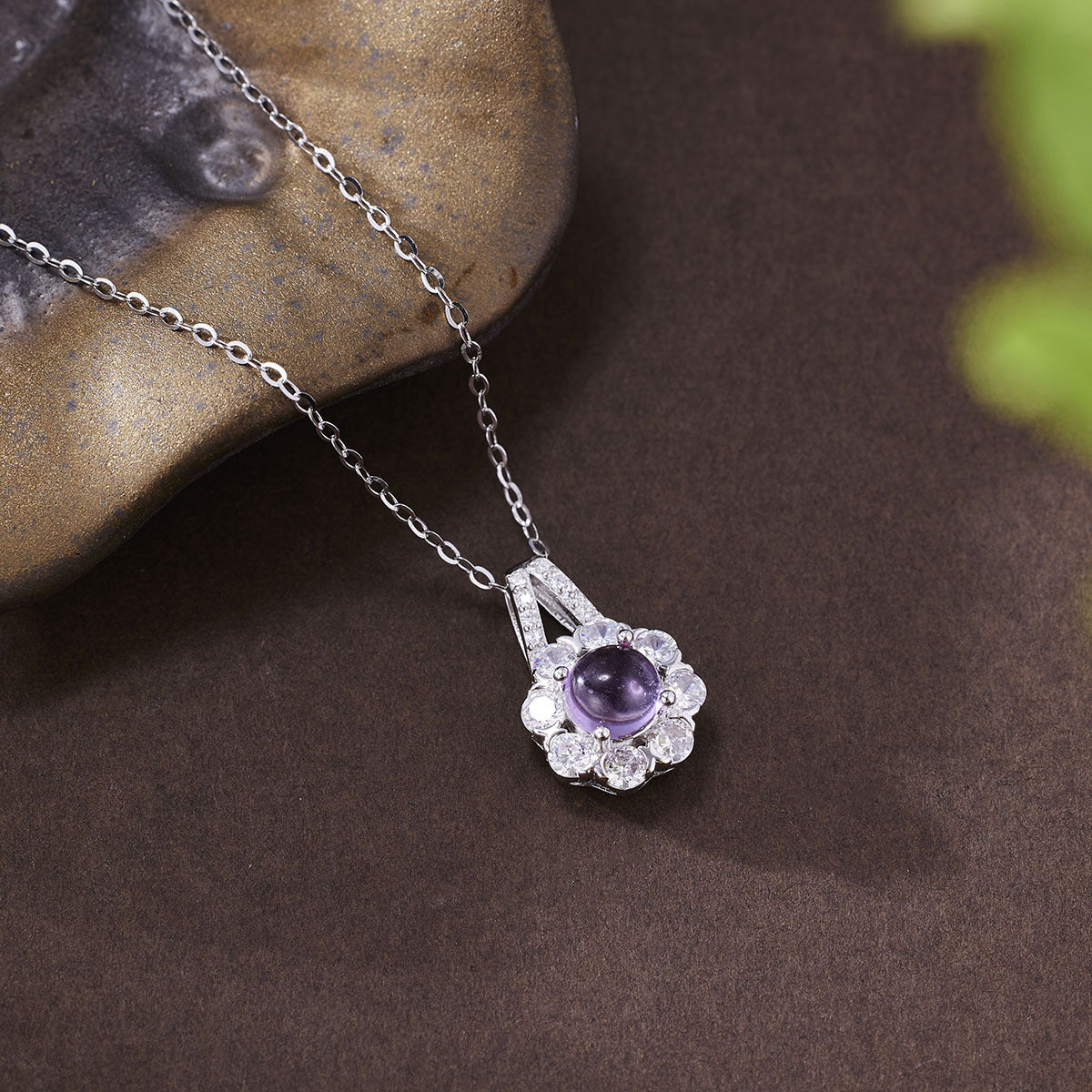 Damen elegante Halskette mit floralem Anhänger aus hochwertigem Amethyst und Zirkonia-Verzierungen Shop Nory