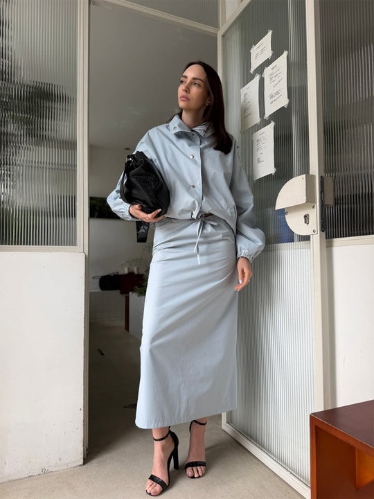 Damen Zweiteiliges Co-Ord-Set aus leichter Windjacke mit Tunnelzug und tailliertem Maxi-Rock Shop Nory