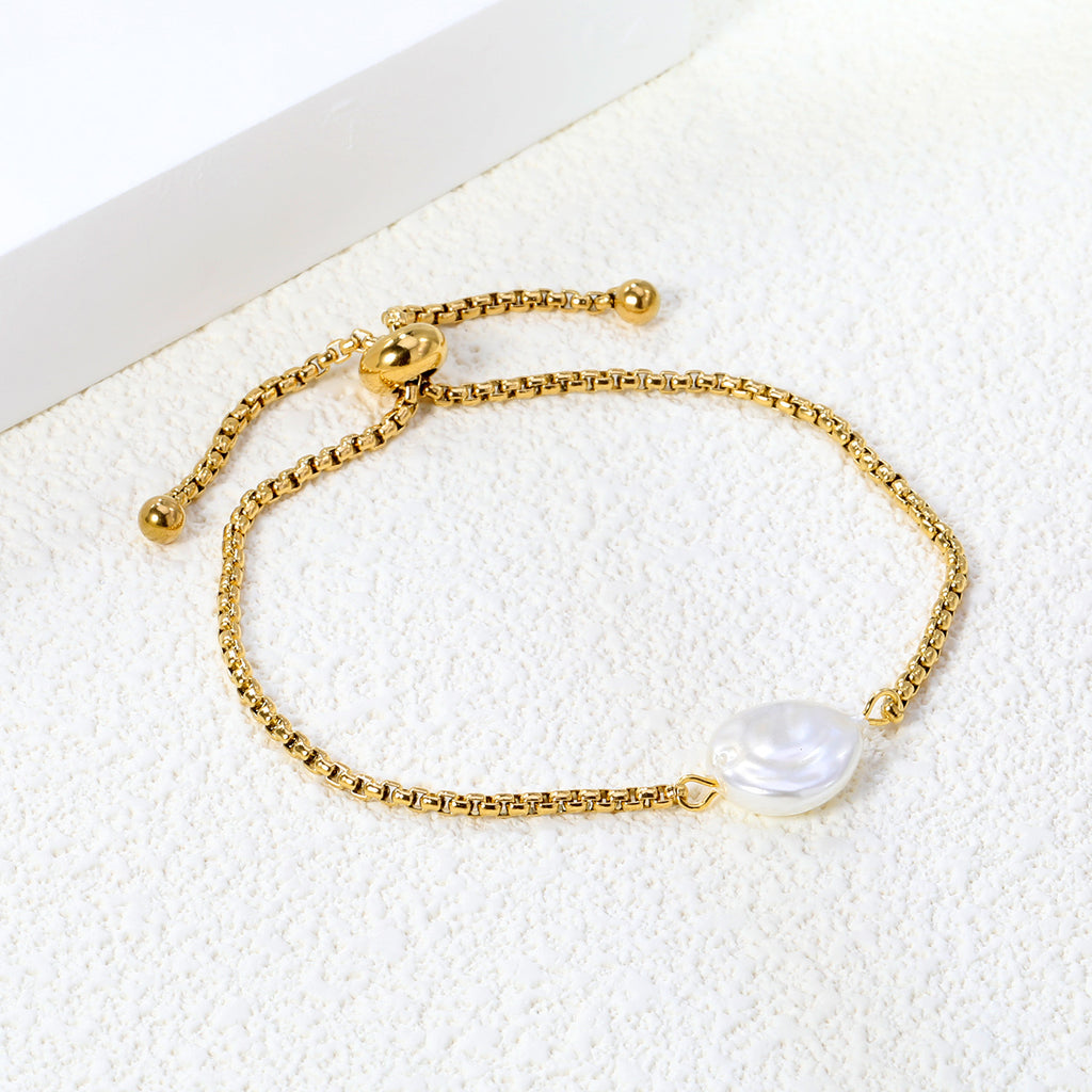 Damen Armband mit elegantem Ketten-Design und einzigartigem Muschel-Anhänger Shop Nory