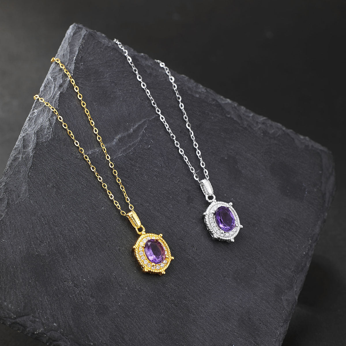 Damen Halskette mit ovalem Anhänger und detaillierter Zirkonia-Verzierung Shop Nory