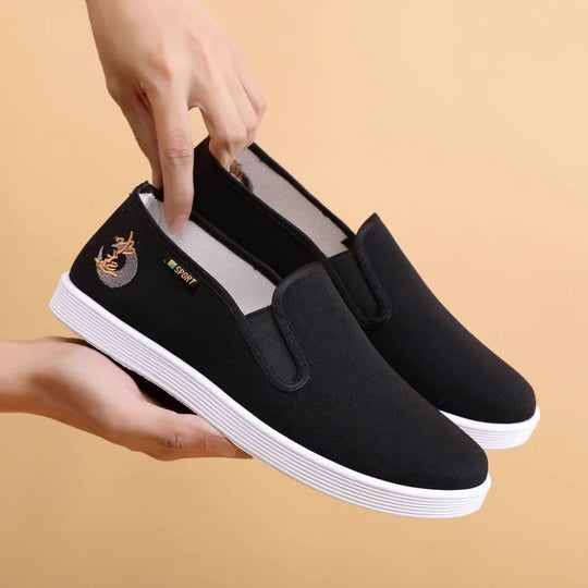 Herren Baumwoll-Slip-On mit gesticktem Motiv und rutschfester Gummisohle Shop Nory