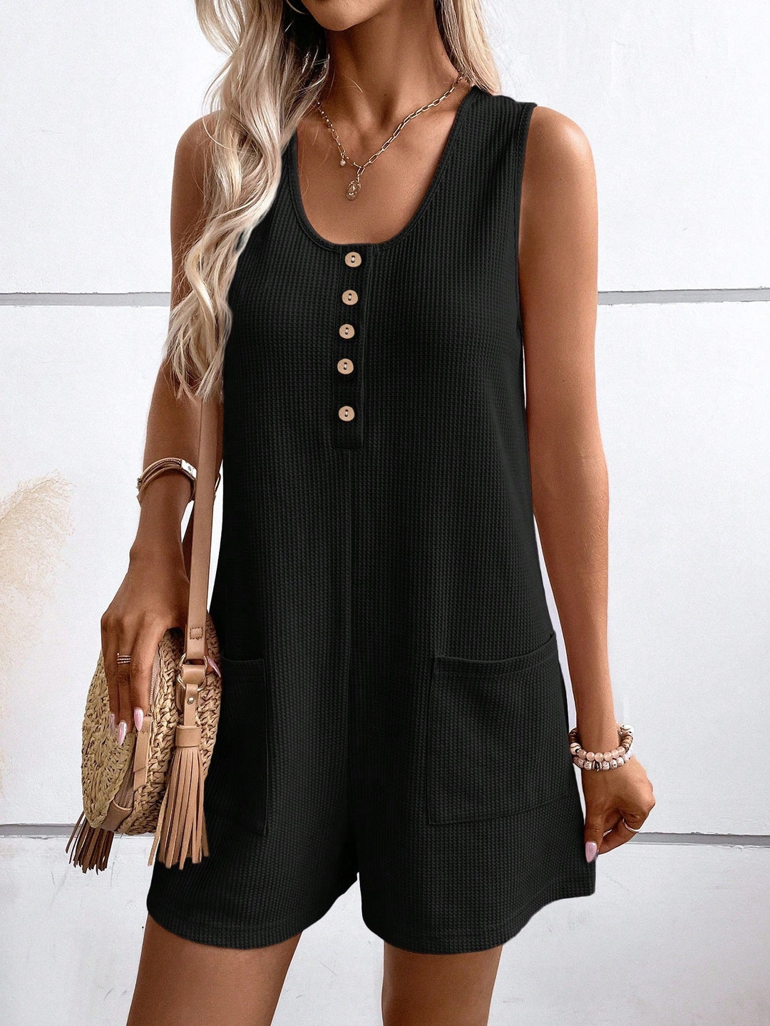 Damen Kurzarm Jumpsuit mit Knopfdetails und praktischen Taschen