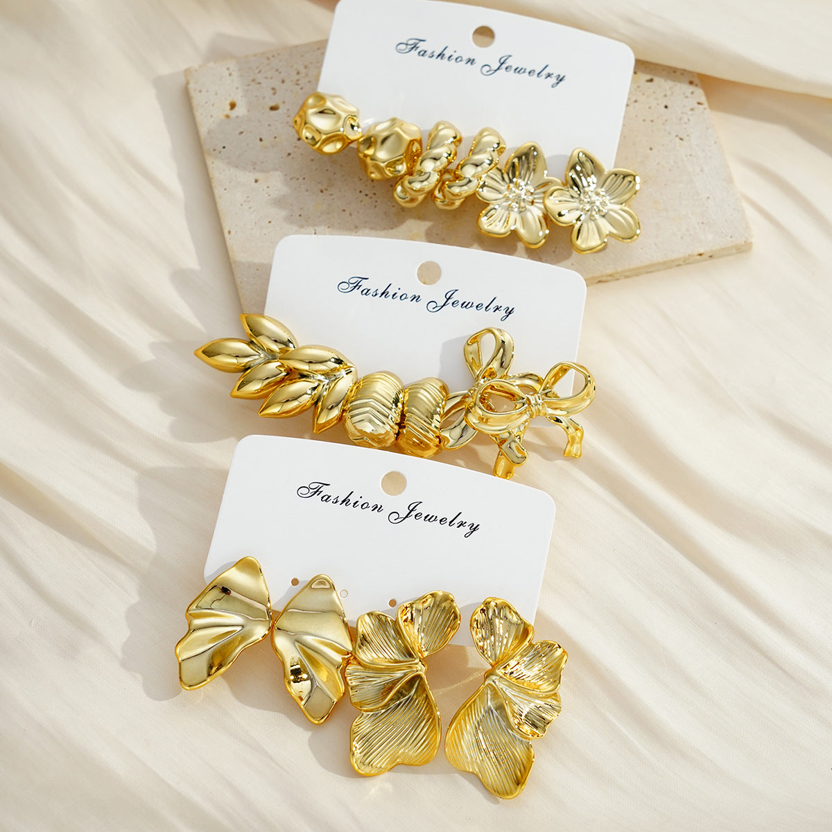 Damen Schmuck Set aus kunstvollen und eleganten Ohrringen Shop Nory