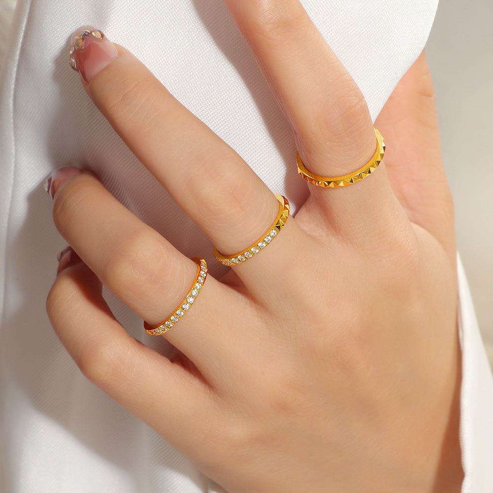 Damen Ring mit funkelndem Zirkonia-Besatz und modernem Struktur Shop Nory