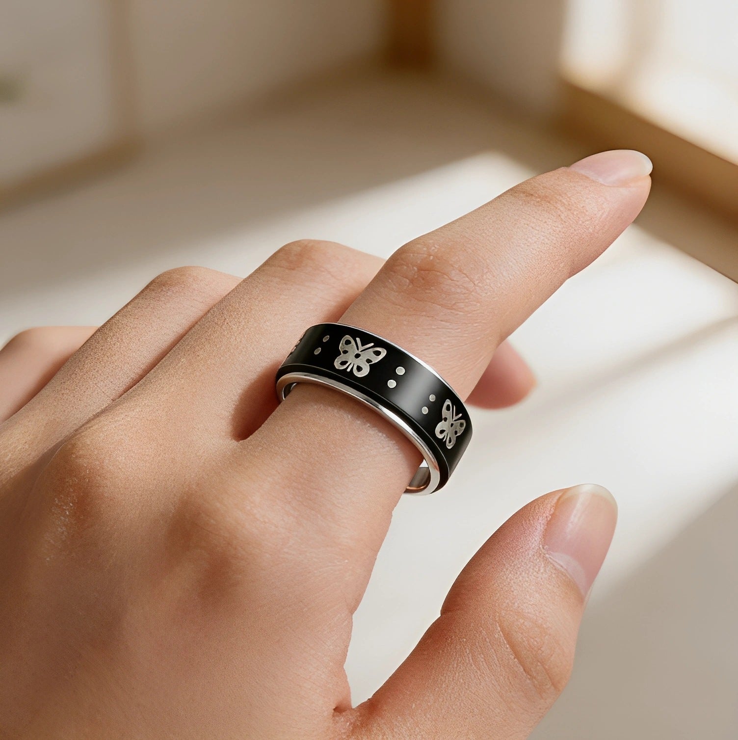 Damen Ring mit kunstvollem Schmetterlingsdesign aus Edelstahl Shop Nory