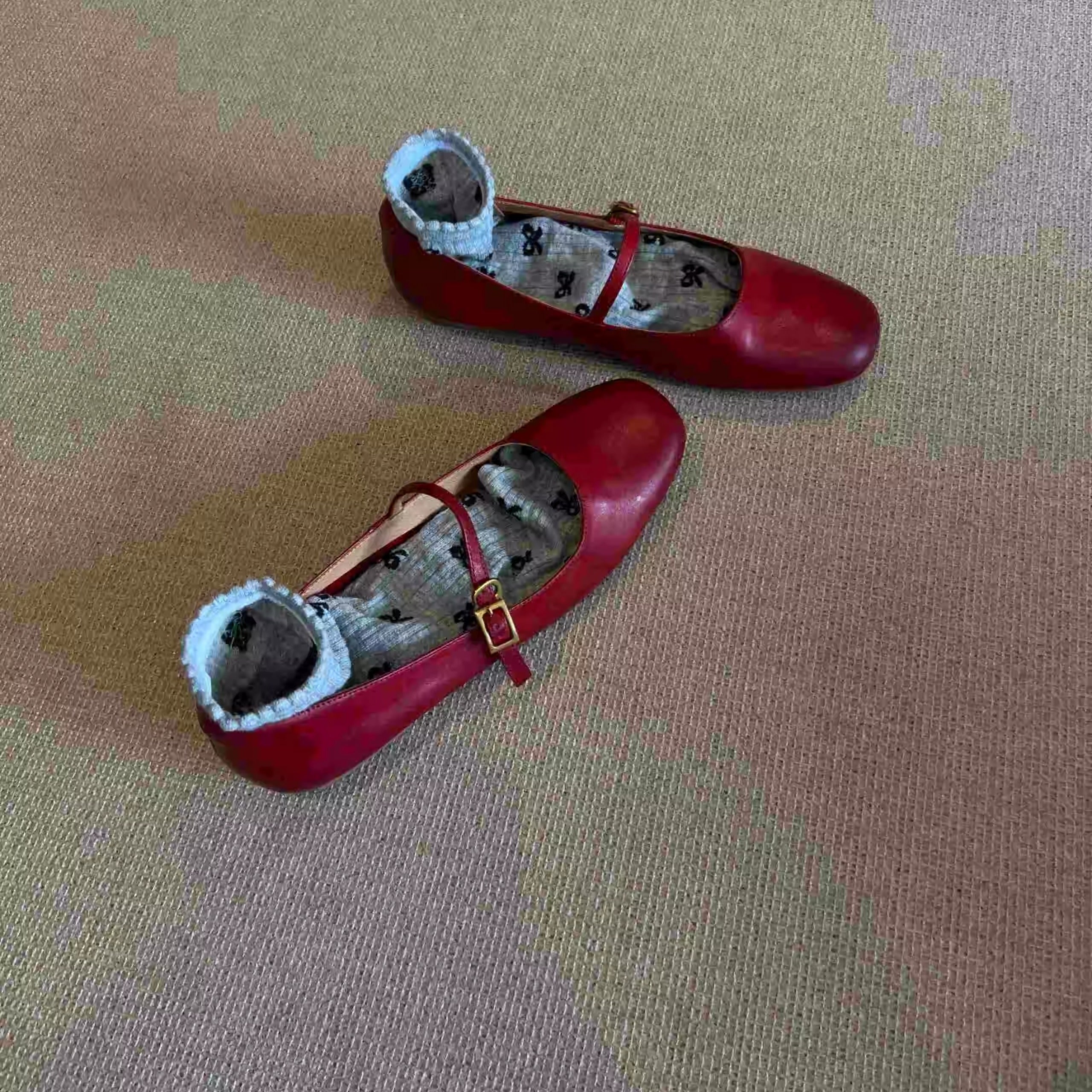 Damen elegante Mary Janes mit komfortabler Sohle und verstellbarem Riemen