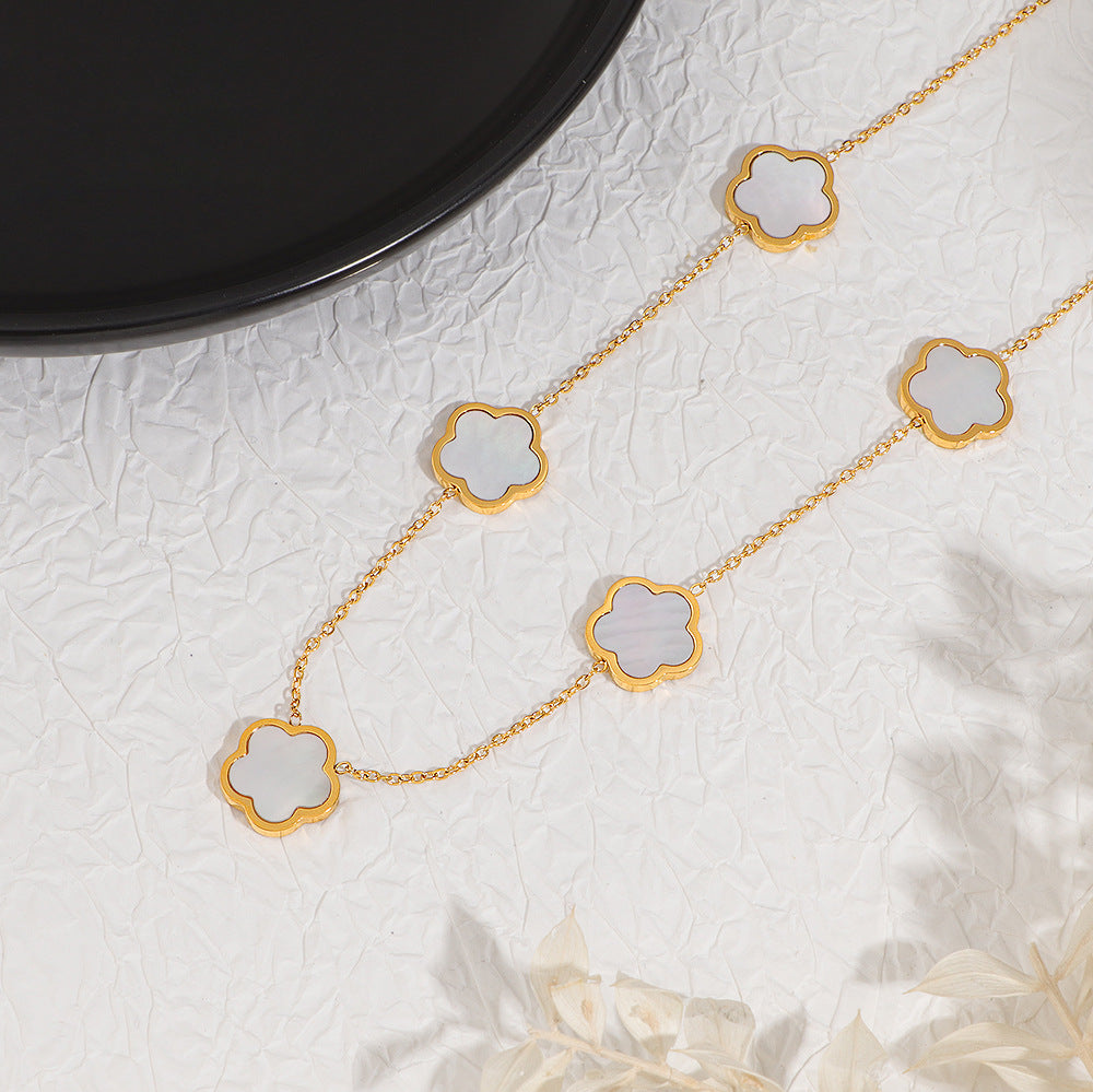 Damen elegante Kette mit blütenförmigen Anhängern Shop Nory