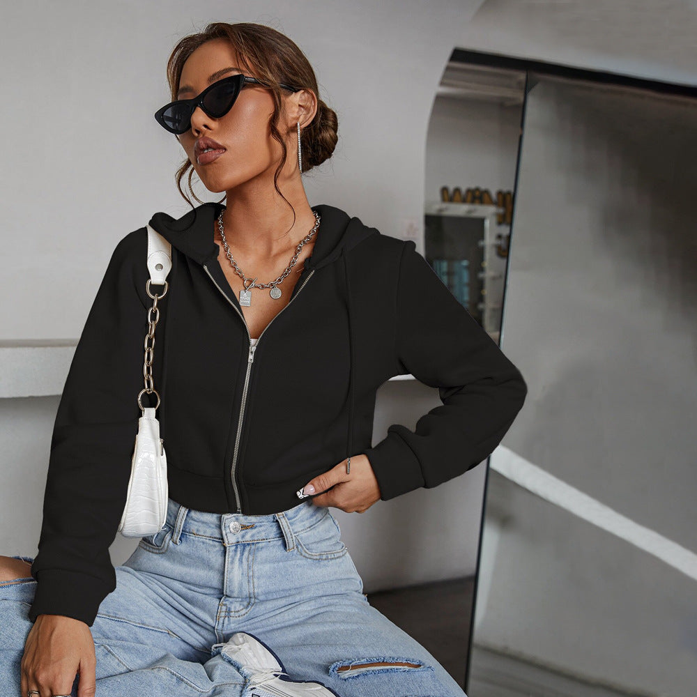 Damen kurze Kapuzenjacke mit durchgehendem Reißverschluss taillierter Silhouette und elastischen Bündchen Shop Nory
