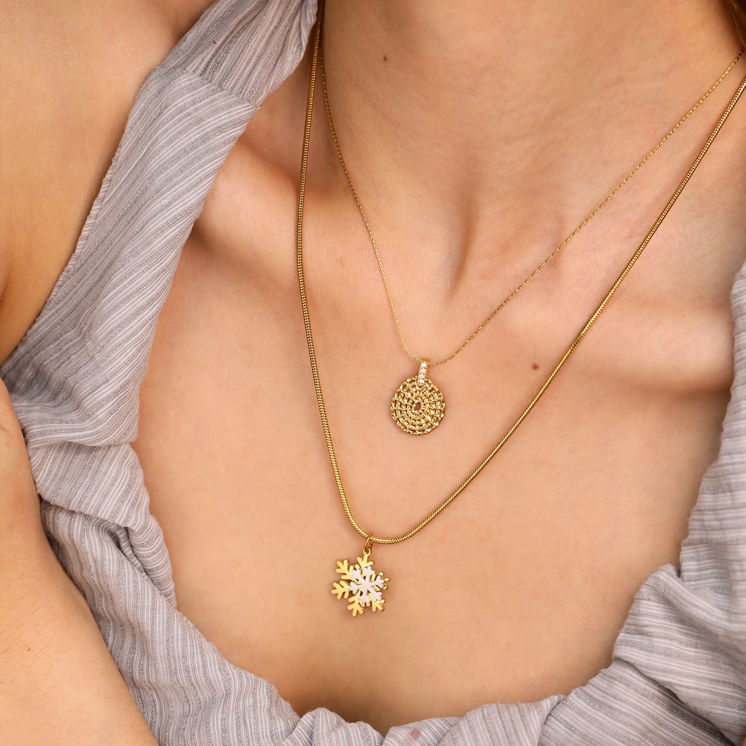 Damen Halskette mit kunstvollem Schneeflocken-Anhänger und verstellbarem Gliederdesign Shop Nory