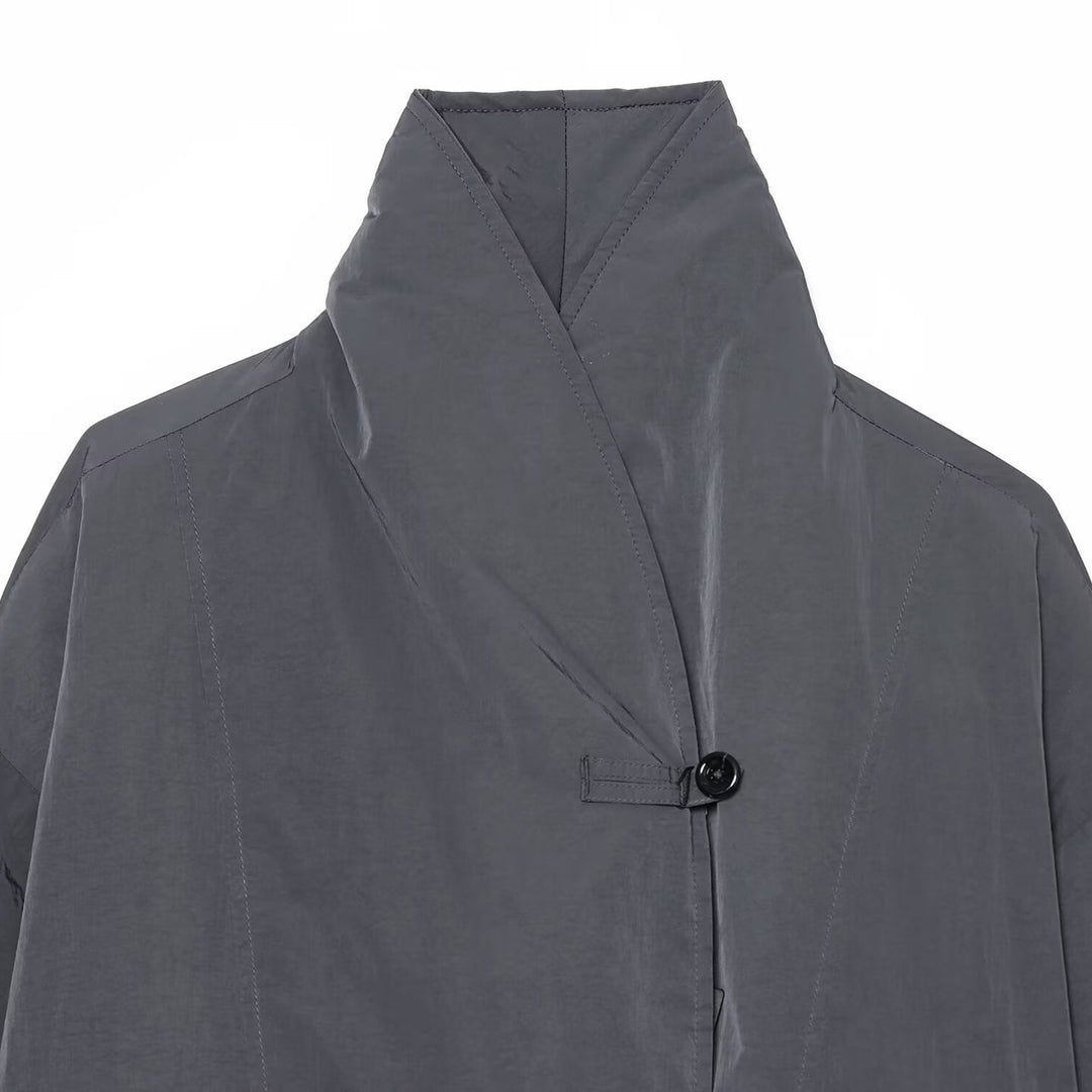 Damen Leichte Cropped Nylonjacke mit hohem Funnelkragen, Oversize-Schnitt und elastischen Bündchen Shop Nory