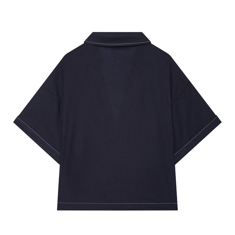 Damen Boxy‑Hemdbluse mit offenem V‑Ausschnitt, kurzem Oversize‑Arm und Kontrastnaht Shop Nory