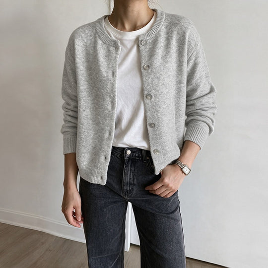 Damen Cropped Kuschelstrick-Cardigan mit Rundhals, Perlmuttknopfleiste und gerippten Abschlüssen Shop Nory