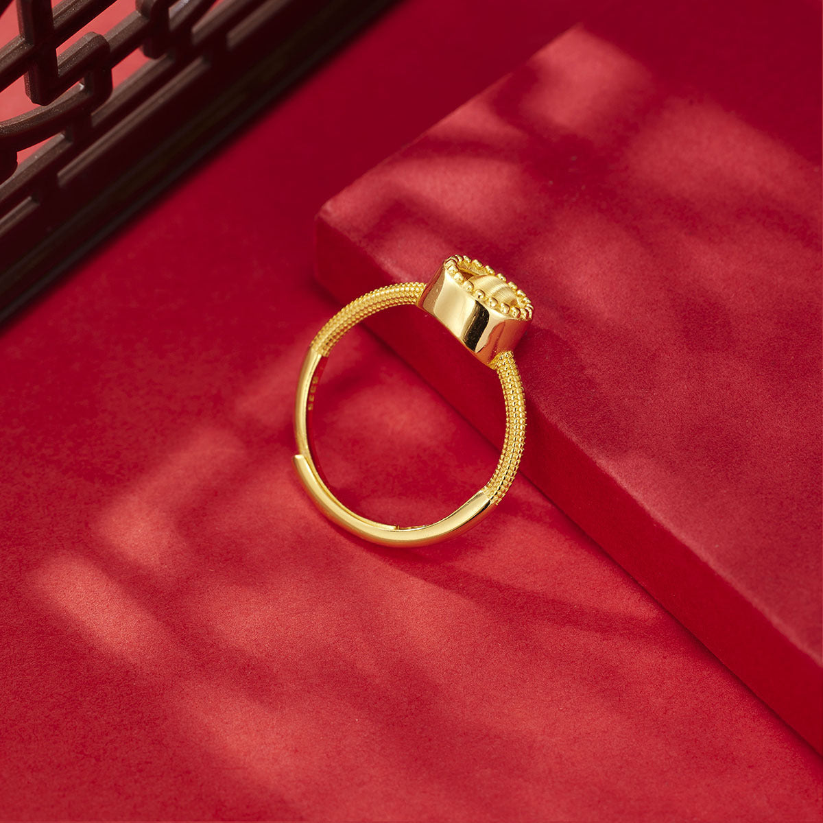Damen eleganter Ring mit kunstvollem Design und feinen Details Shop Nory