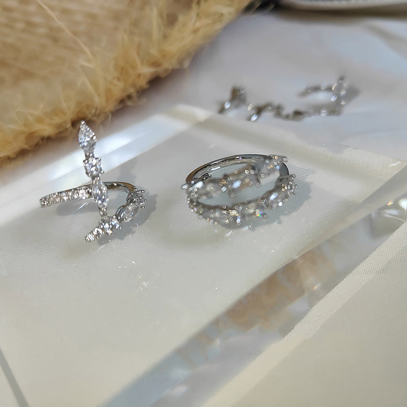 Damen Offener Ring mit filigranem Design und funkelnden Zirkonia Shop Nory